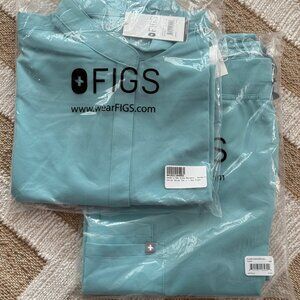 UNOPENED Figs Rafaela (large) + Kade (large TALL) scrub set in sea glass